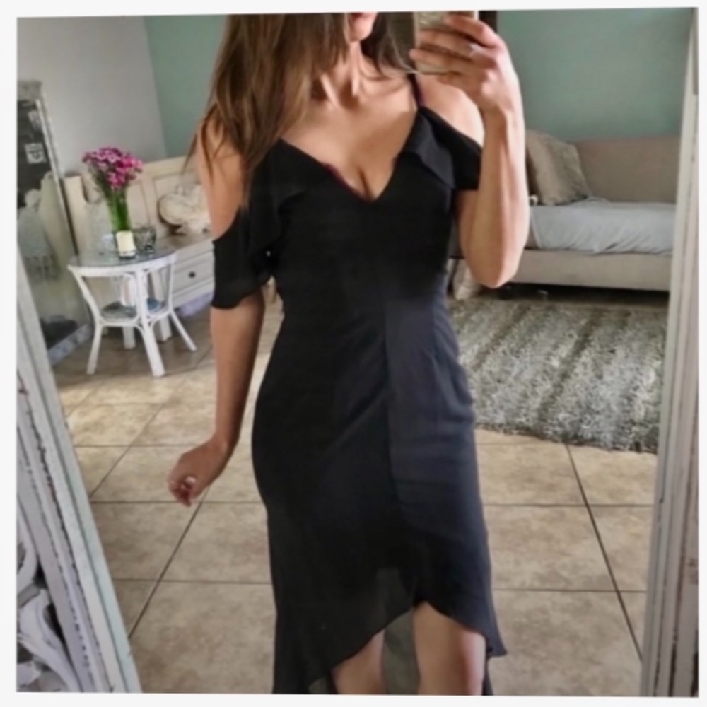 🪞 NEW chiffon flutter sleeve front split long maxi dress by missguided